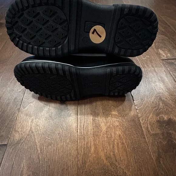 TOTES White and Black Winter Boots - Picture 3 of 8